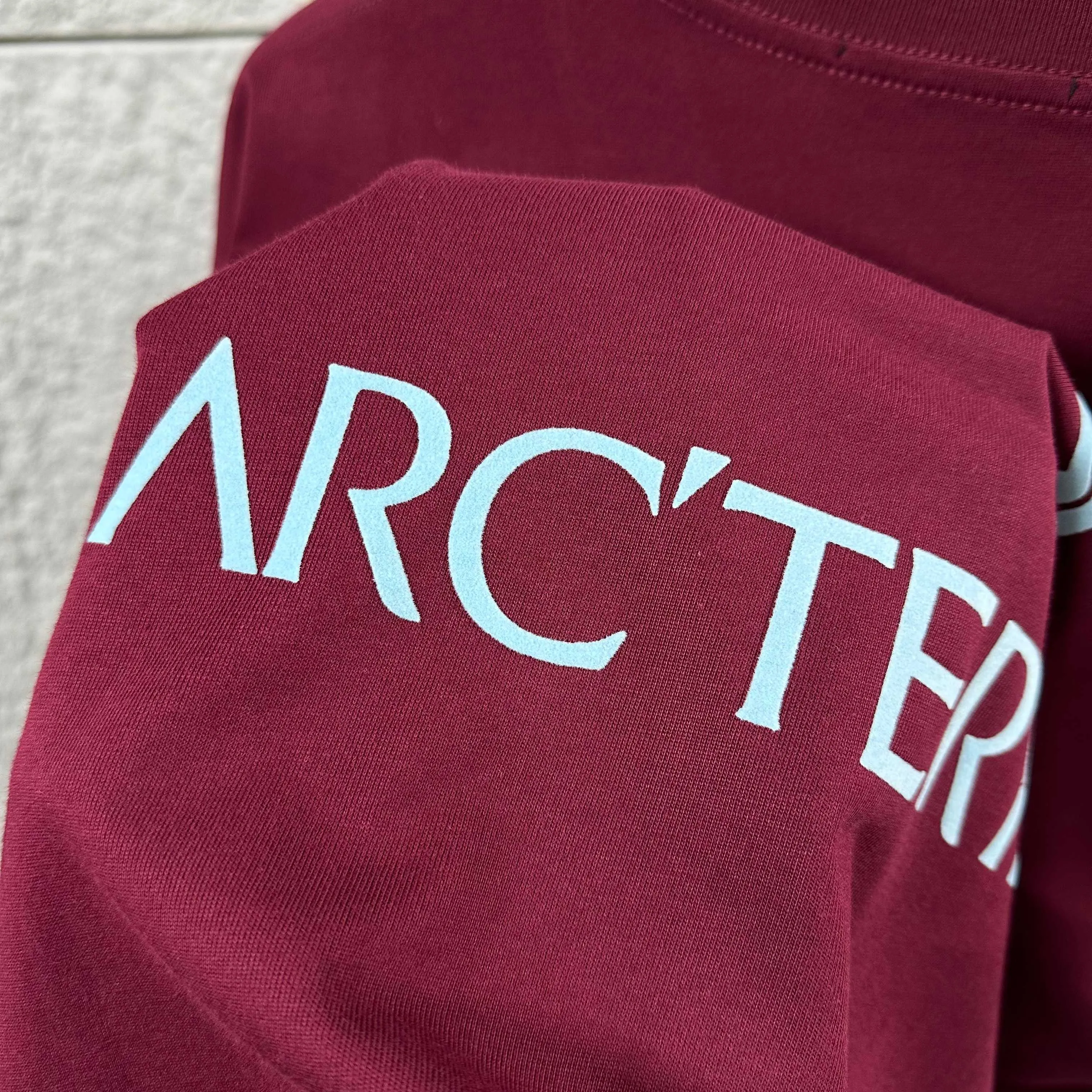 ARC'TERYX* * 2026 New Arrival Classic T Same Style ：Black White Red Size： S （90-130 ） M （120-150 ） L （140-165 ） XL （160-195 ） XXL （195 ）